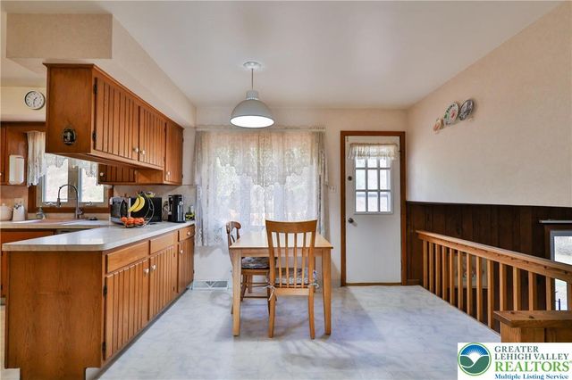 7933 Trails End, Upper Macungie Twp, PA 18051