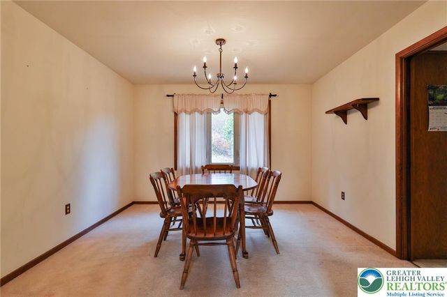 7933 Trails End, Upper Macungie Twp, PA 18051