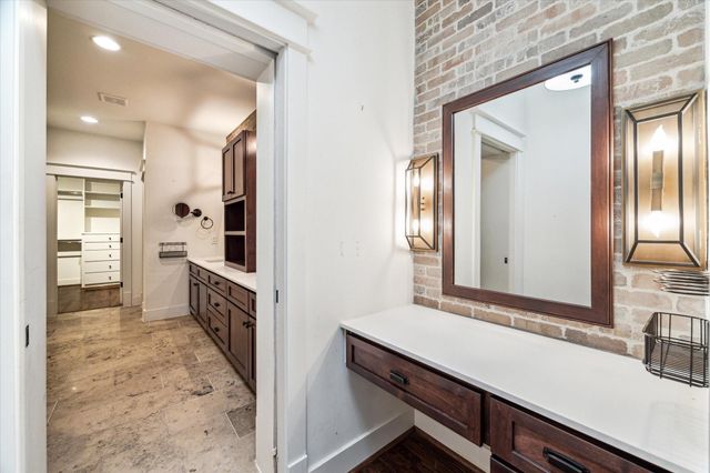 204 Knox Street, Houston, TX 77007