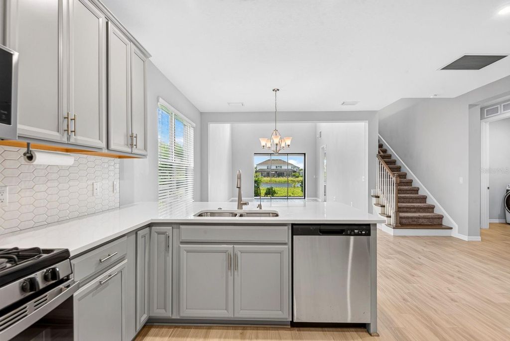 Image 11 of property listing at 16443 PAYNES MILL DRIVE, Bradenton, FL 34211