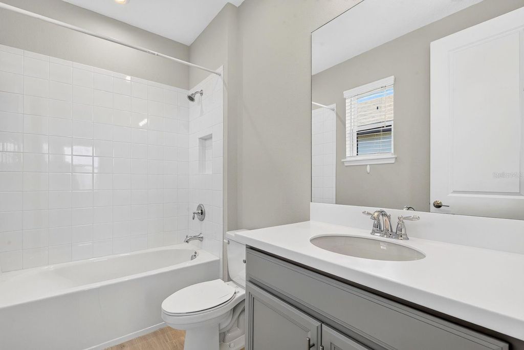 Image 38 of property listing at 16443 PAYNES MILL DRIVE, Bradenton, FL 34211