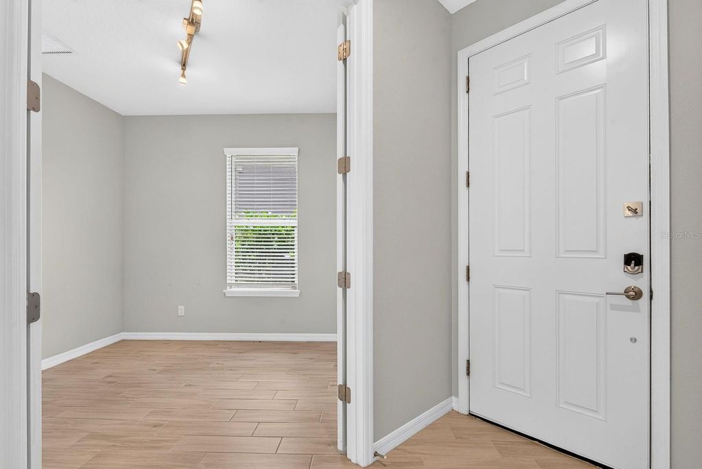 Image 5 of property listing at 16443 PAYNES MILL DRIVE, Bradenton, FL 34211
