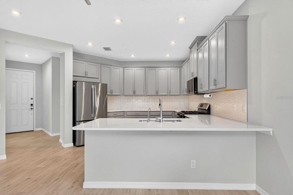 Image 9 of property listing at 16443 PAYNES MILL DRIVE, Bradenton, FL 34211