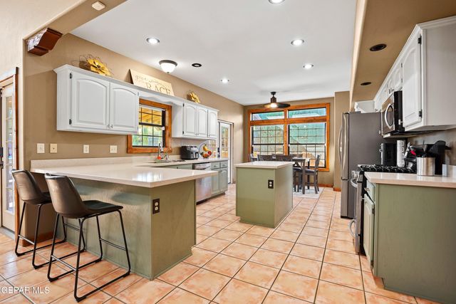 732 OSCAR PEREZ Avenue, El Paso, TX 79932