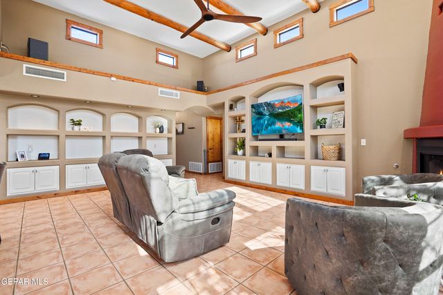 732 OSCAR PEREZ Avenue, El Paso, TX 79932