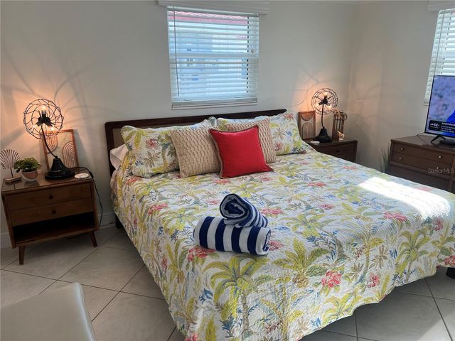 6154 MIDNIGHT PASS ROAD B16, Sarasota, FL 34242
