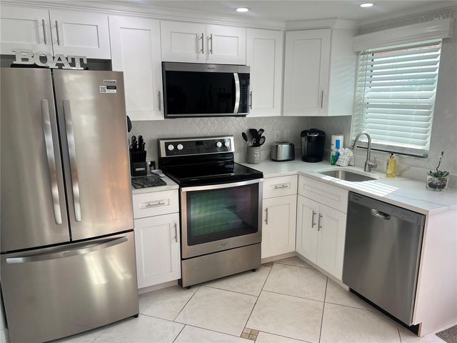 6154 MIDNIGHT PASS ROAD B16, Sarasota, FL 34242
