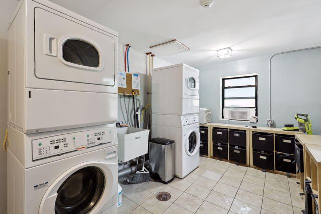 2201 3rd Avenue S 102, Minneapolis, MN 55404