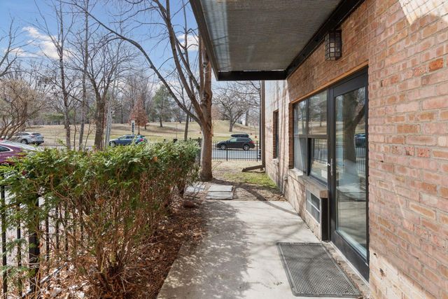 2201 3rd Avenue S 102, Minneapolis, MN 55404