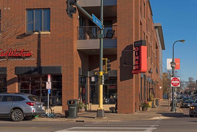 2201 3rd Avenue S 102, Minneapolis, MN 55404