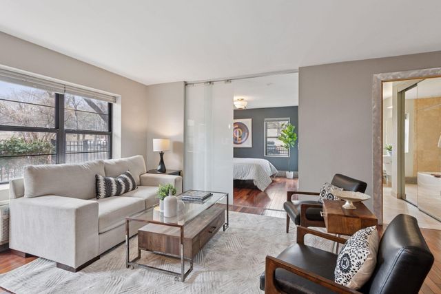 2201 3rd Avenue S 102, Minneapolis, MN 55404