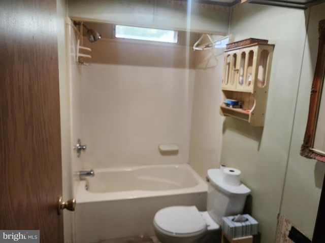 733 DOGWOOD DR, Green Lane, PA 18054