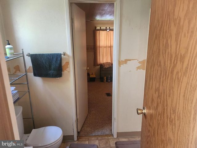 733 DOGWOOD DR, Green Lane, PA 18054