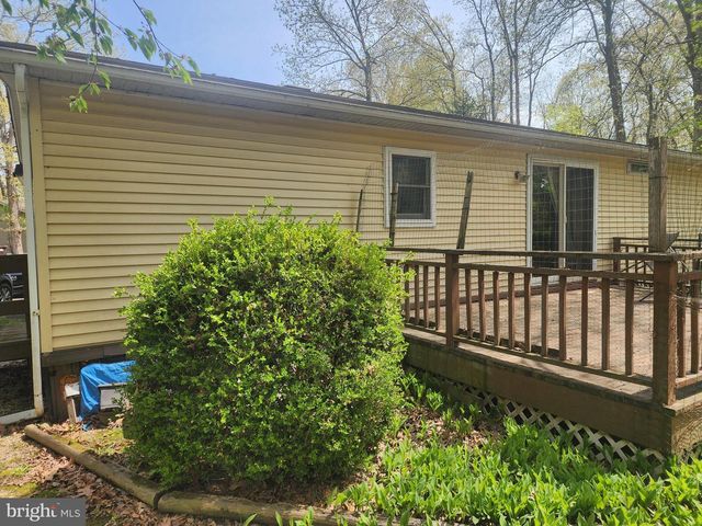 733 DOGWOOD DR, Green Lane, PA 18054