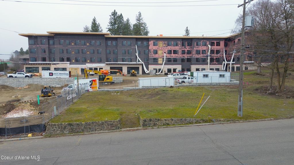 1113 W Davidson AVE, Coeur d'Alene, ID 83814 photo 2