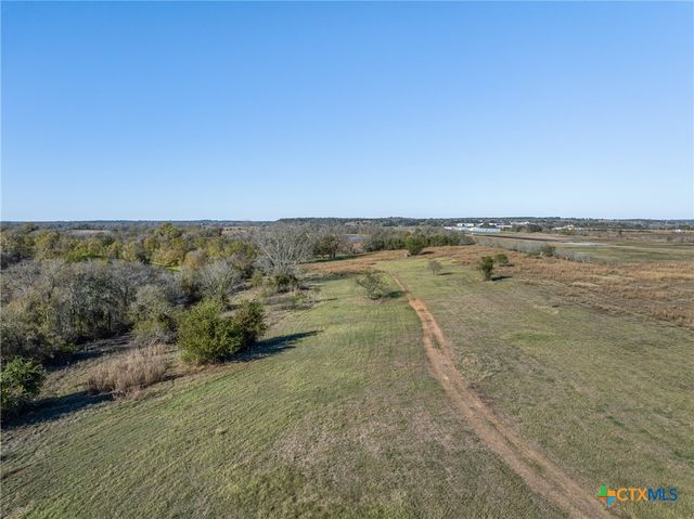 665 SH 230 Loop, Smithville, TX 78957