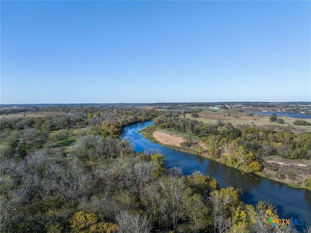 665 SH 230 Loop, Smithville, TX 78957