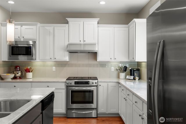 17727 NE 113th Way, Redmond, WA 98052