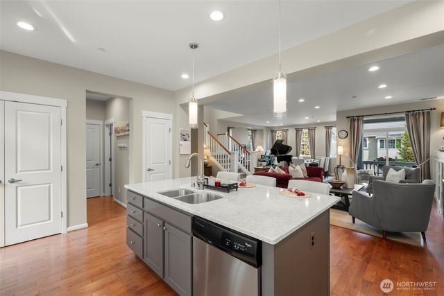 17727 NE 113th Way, Redmond, WA 98052