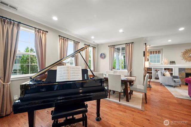 17727 NE 113th Way, Redmond, WA 98052