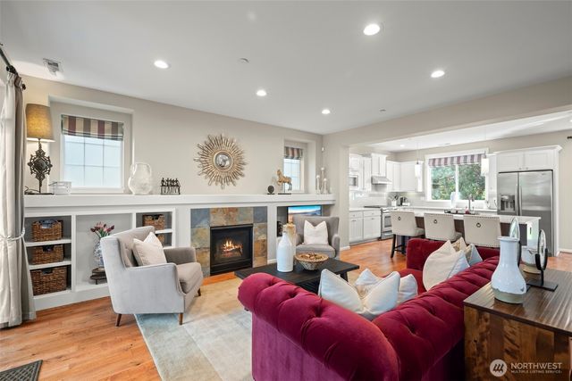 17727 NE 113th Way, Redmond, WA 98052