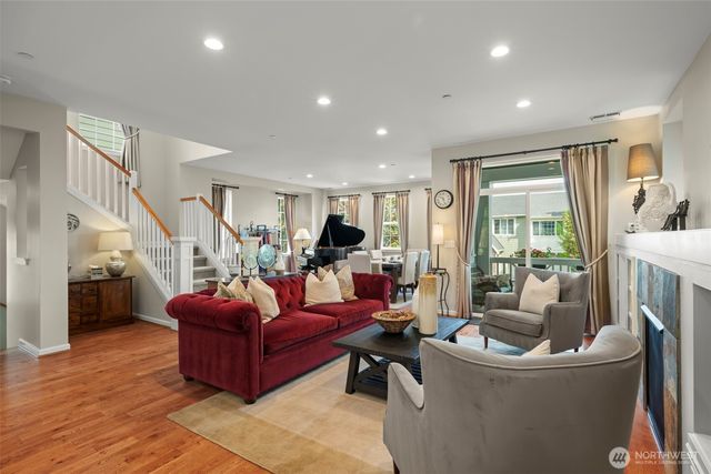 17727 NE 113th Way, Redmond, WA 98052