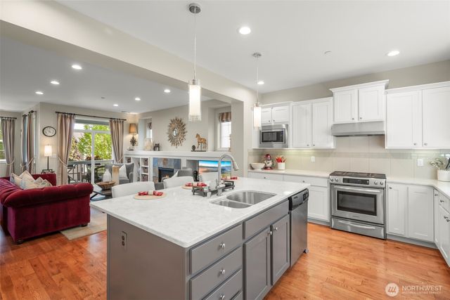17727 NE 113th Way, Redmond, WA 98052