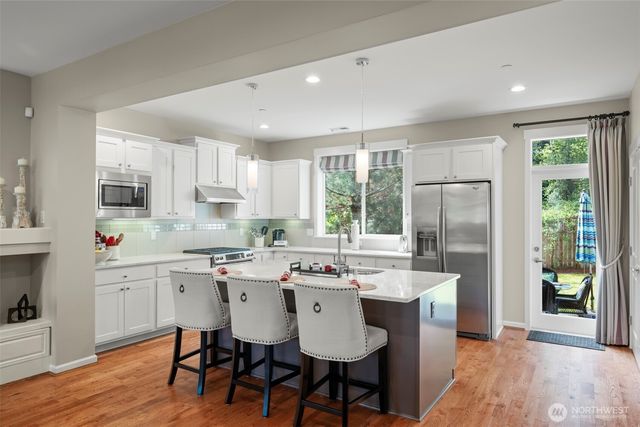 17727 NE 113th Way, Redmond, WA 98052