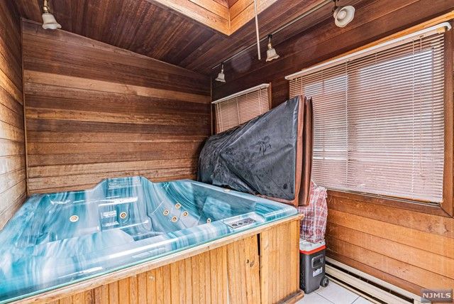 33 Haverhill Avenue, Woodland Park, NJ 07424