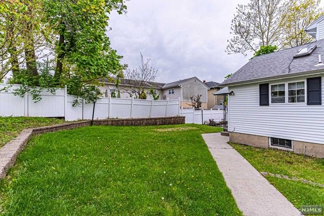 33 Haverhill Avenue, Woodland Park, NJ 07424