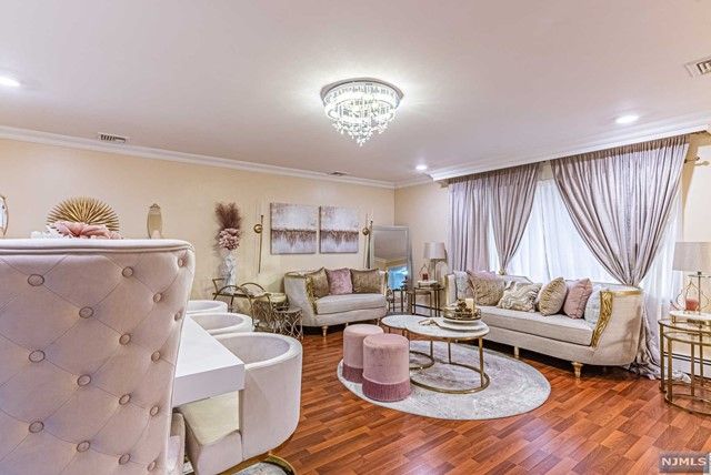 33 Haverhill Avenue, Woodland Park, NJ 07424