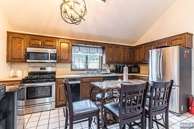 33 Haverhill Avenue, Woodland Park, NJ 07424
