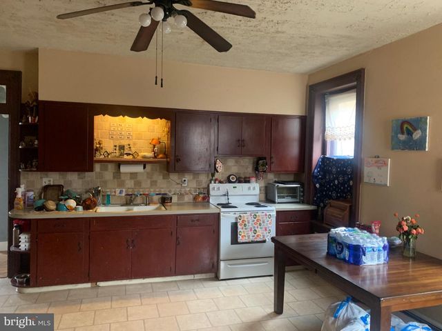 238 MAIN ST, East Greenville, PA 18041