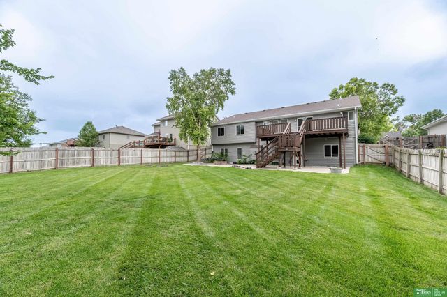 15818 Timberlane Drive, Omaha, NE 68136