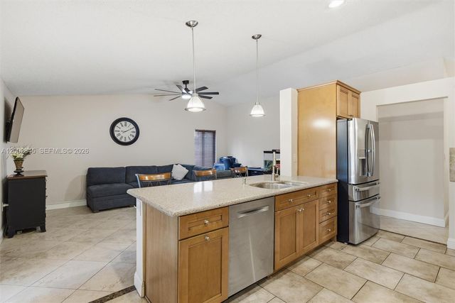 921 Monticello Ave, Davie, FL 33325