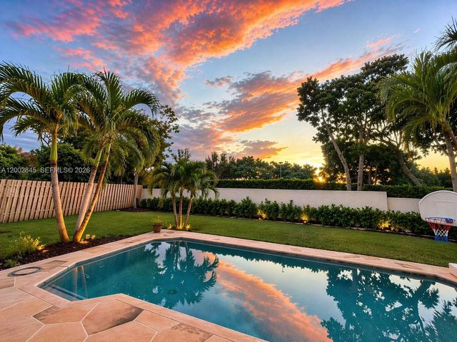 921 Monticello Ave, Davie, FL 33325