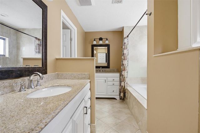 921 Monticello Ave, Davie, FL 33325