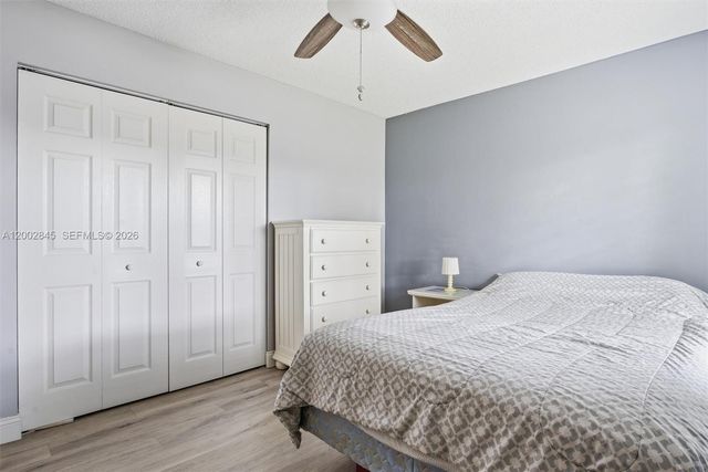 921 Monticello Ave, Davie, FL 33325