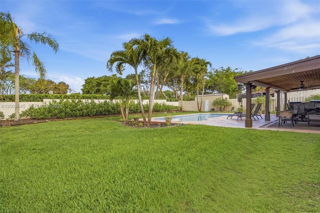 921 Monticello Ave, Davie, FL 33325