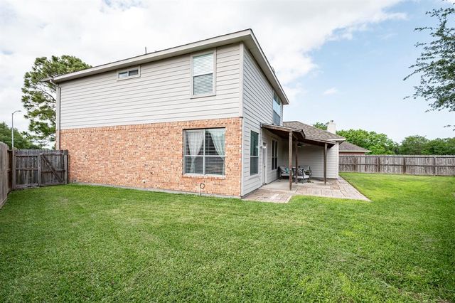 304 Spencer Landing E, La Porte, TX 77571