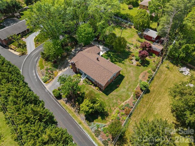 4 Forge Drive, Mills River, NC 28759