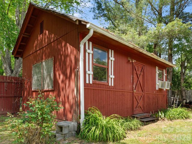 4 Forge Drive, Mills River, NC 28759