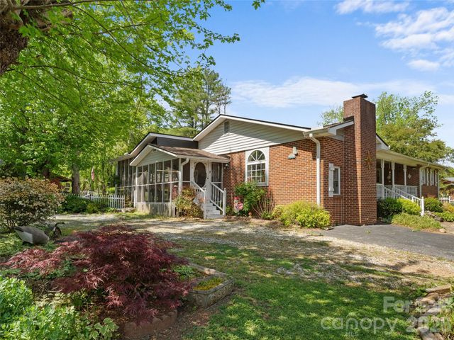 4 Forge Drive, Mills River, NC 28759