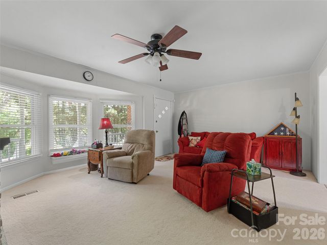 4 Forge Drive, Mills River, NC 28759