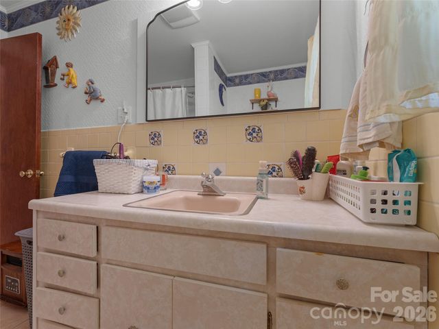 4 Forge Drive, Mills River, NC 28759