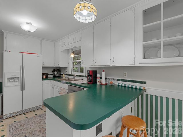 4 Forge Drive, Mills River, NC 28759