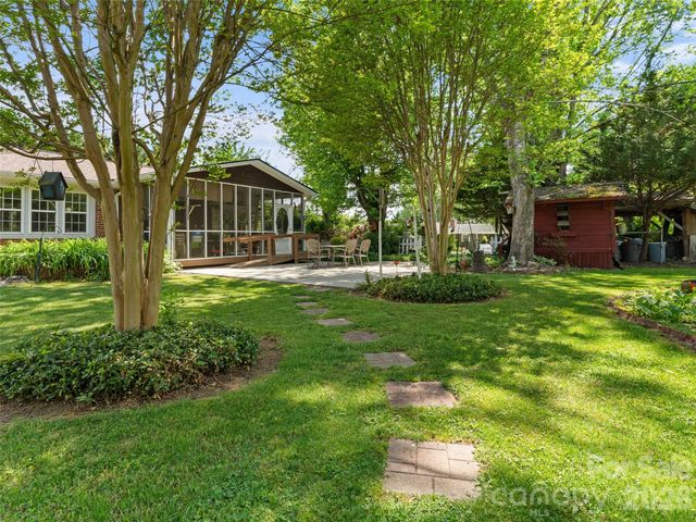 4 Forge Drive, Mills River, NC 28759