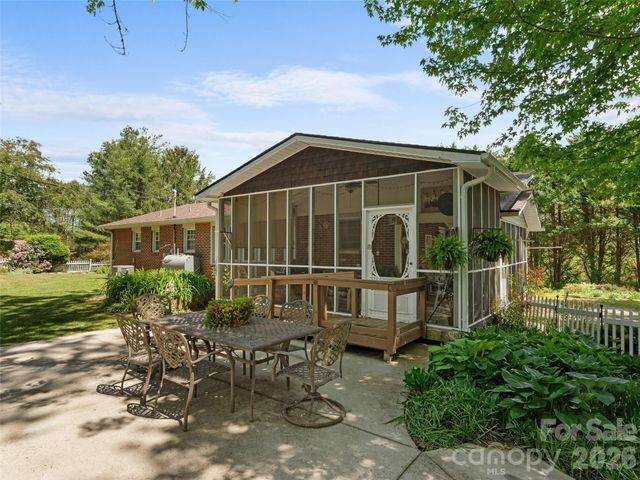 4 Forge Drive, Mills River, NC 28759
