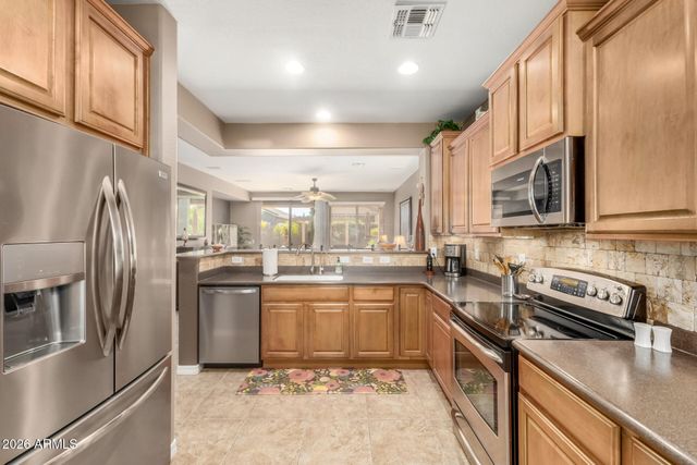 231 W IRONHORSE Lane, San Tan Valley, AZ 85143