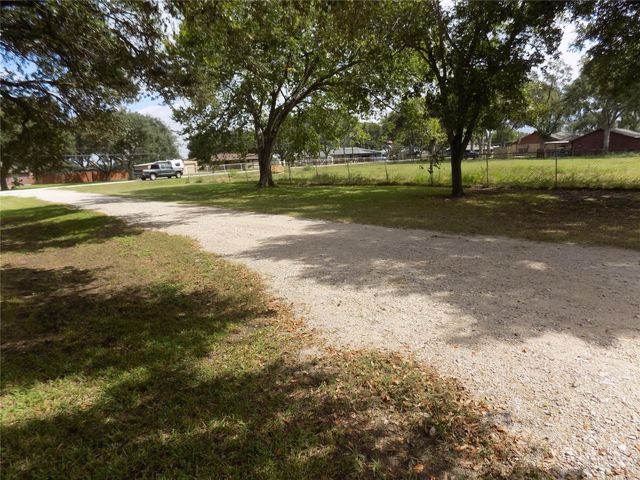 6626 Mildred Road, Needville, TX 77461